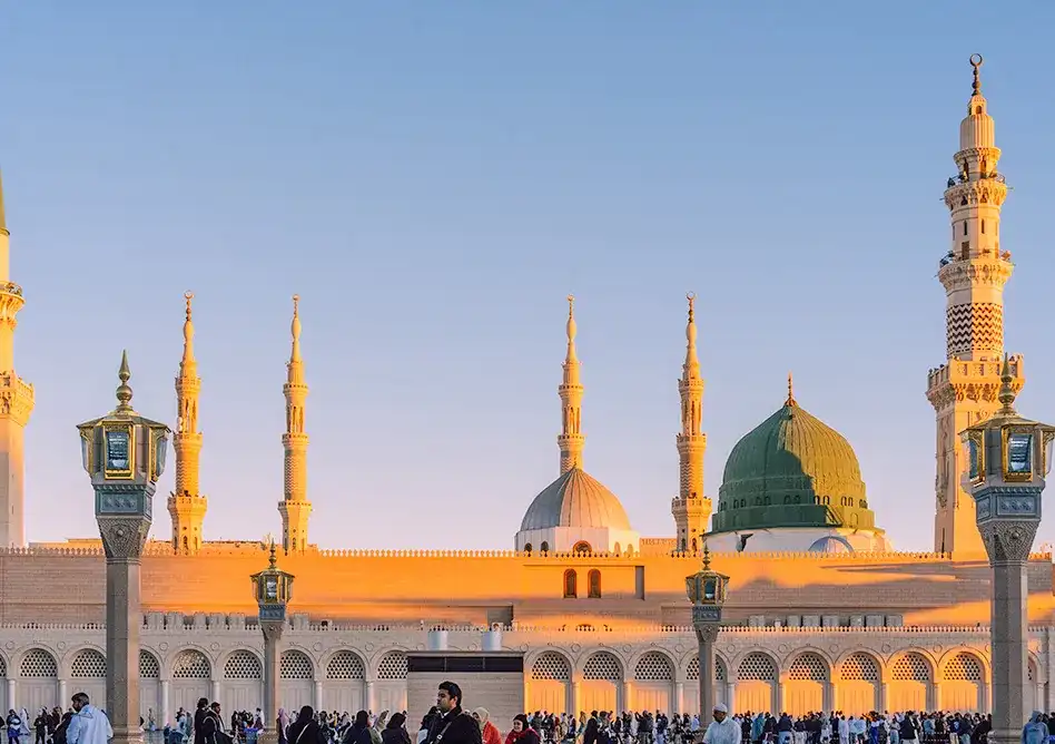 /media/hajj-images/madinah%20%283%29.webp