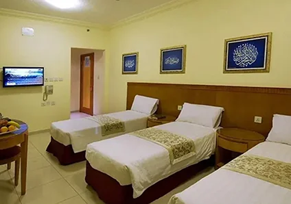 Hotel with 2 single beds