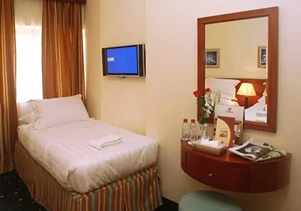 Room with single bed