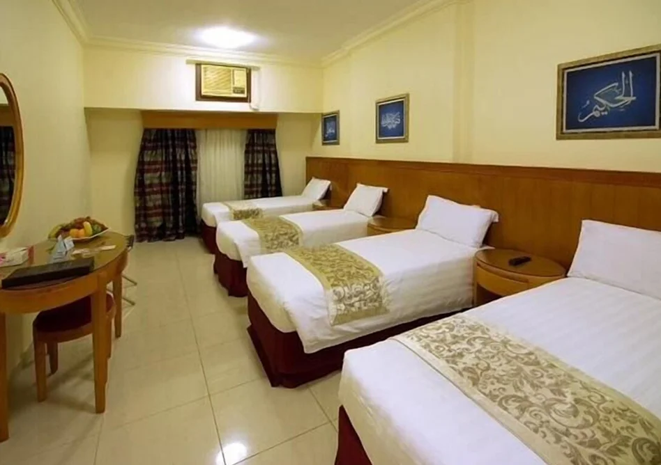 3 Double Beds in Dar Al Eiman Al Sud Hotel