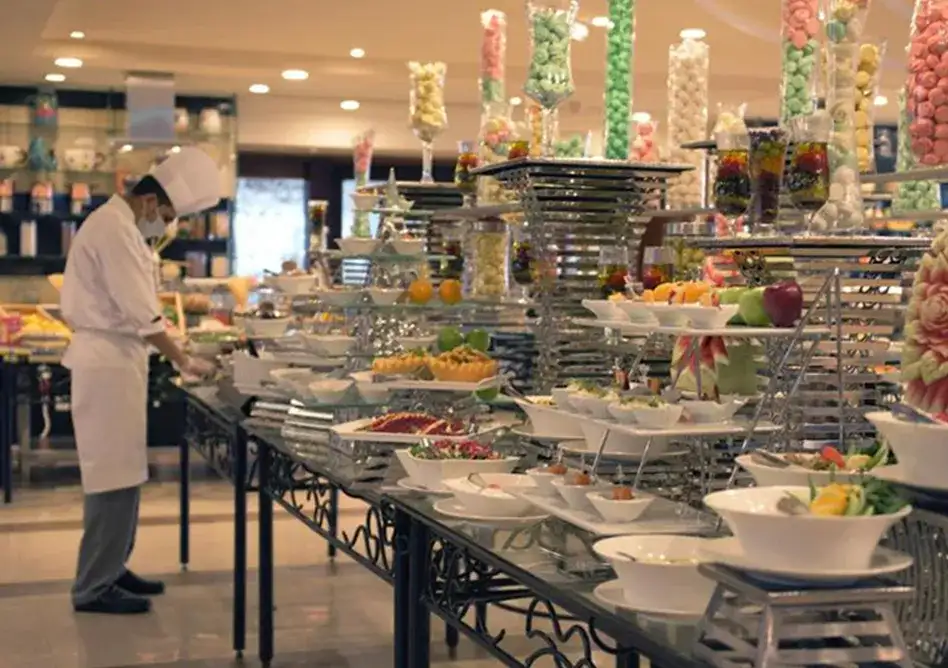/media/umrah-images/dining-setup%20%281%29.webp