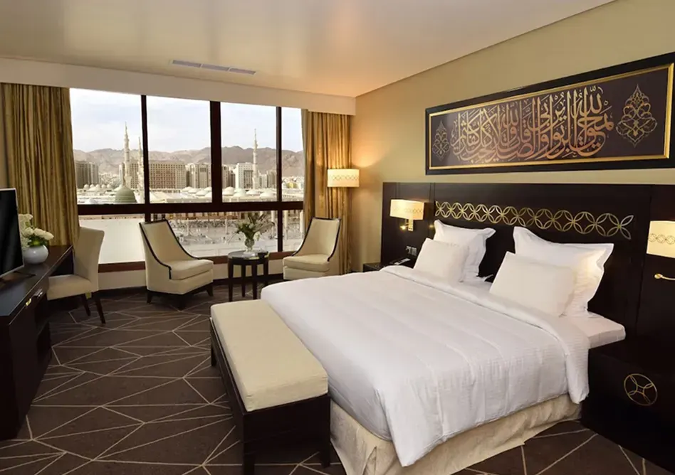 /media/umrah-images/double-bedroom%20%2817%29.webp