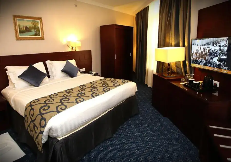 /media/umrah-images/double-comfortable-room.webp