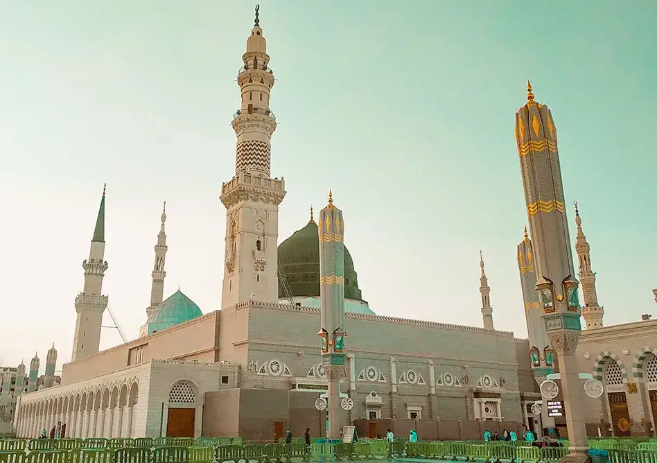 /media/umrah-images/masjid-e-nabwi.webp