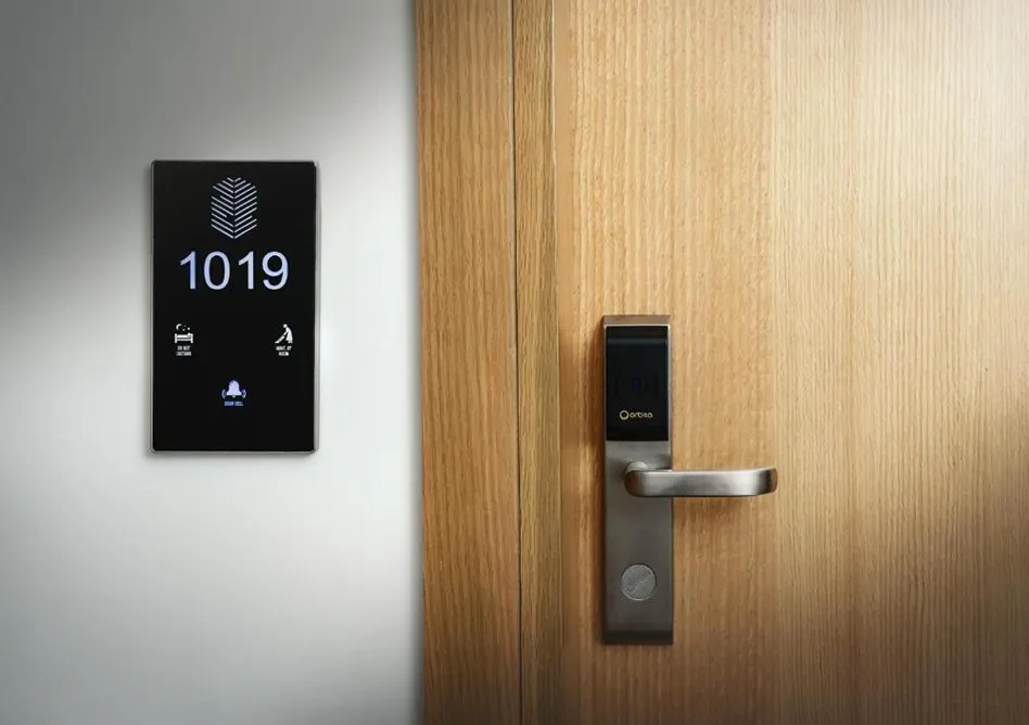 /media/umrah-images/room-door.webp