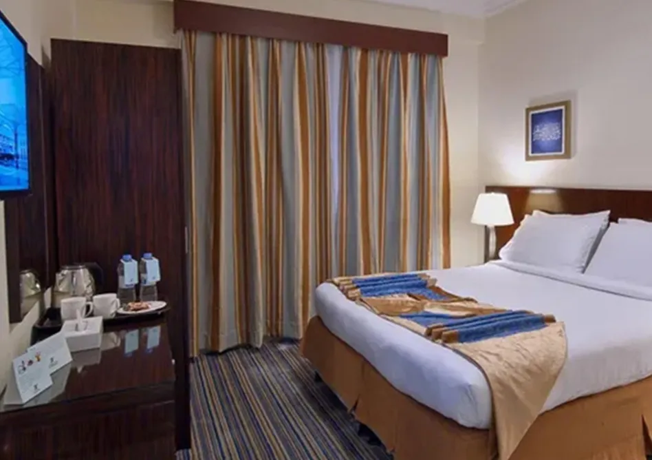/media/umrah-images/room-view%20%281%29.webp