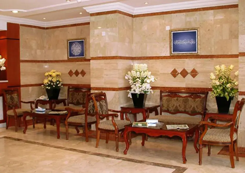 /media/umrah-images/sitting%20%283%29.webp