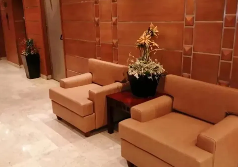 /media/umrah-images/sitting-area%20%2838%29.webp
