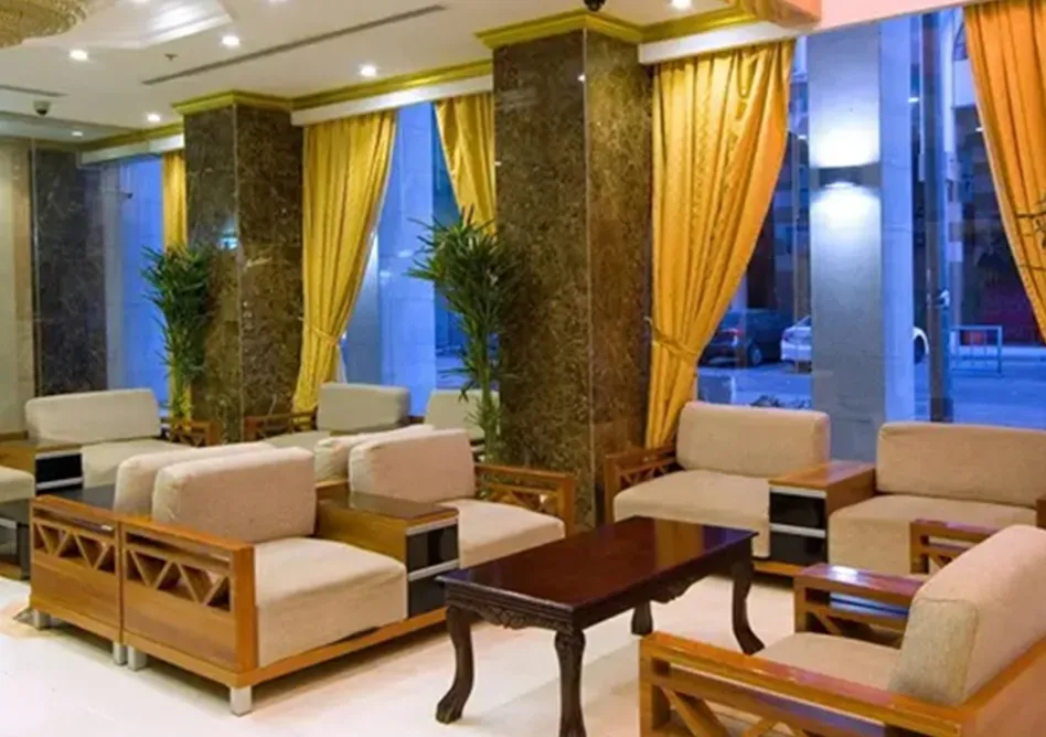 /media/umrah-images/sitting-area%20%284%29.webp